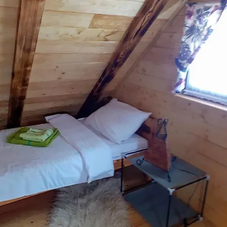 Domacinstvo Zaric Sljivovica (Mala Reka)