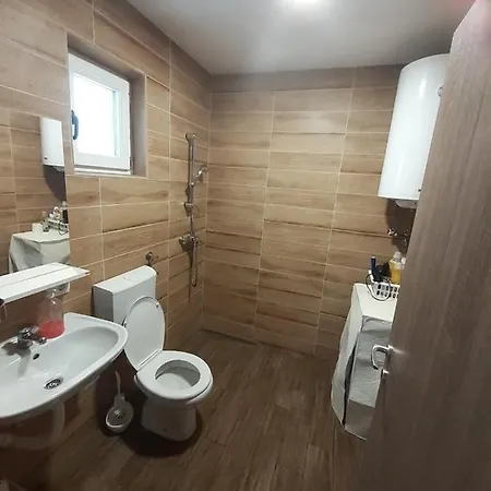 Domacinstvo Zaric Sljivovica (Mala Reka)